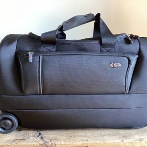 Victorinox wheeled duffel bag, black, carry on size